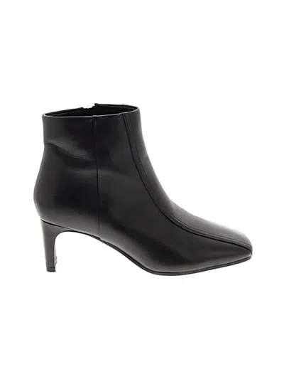 Pre-owned Clarks Ankle Boots In Black