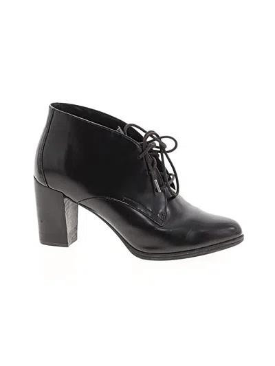 Pre-owned Clarks Ankle Boots In Black