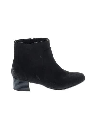 Pre-owned Clarks Ankle Boots In Black