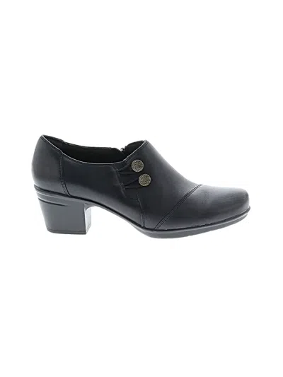 Pre-owned Clarks Ankle Boots In Black