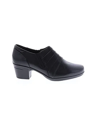 Pre-owned Clarks Ankle Boots In Black
