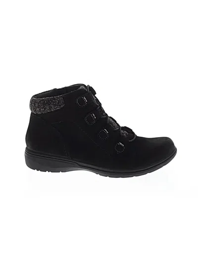 Pre-owned Clarks Ankle Boots In Black