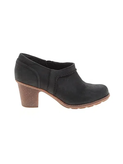 Pre-owned Clarks Ankle Boots In Black