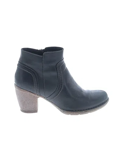 Pre-owned Clarks Ankle Boots In Blue