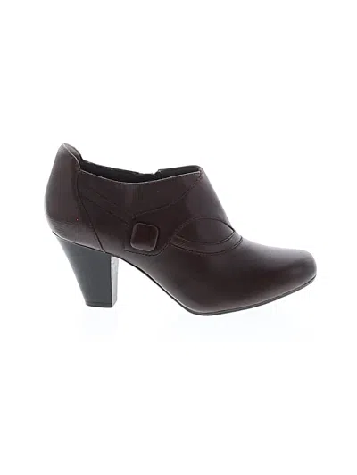 Pre-owned Clarks Ankle Boots In Brown