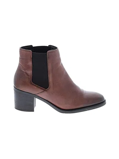 Pre-owned Clarks Ankle Boots In Brown