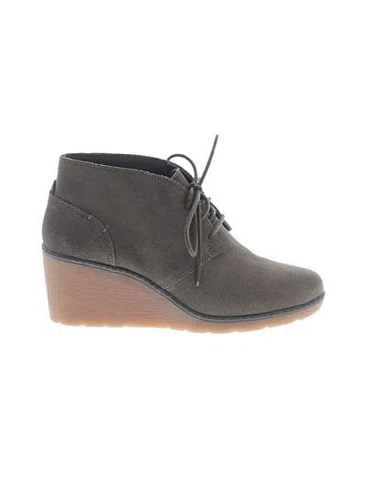 Pre-owned Clarks Ankle Boots In Brown