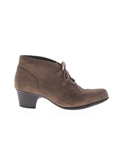 Pre-owned Clarks Ankle Boots In Brown