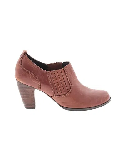 Pre-owned Clarks Ankle Boots In Brown