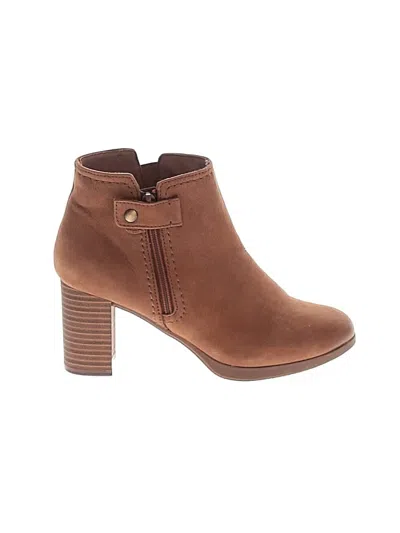 Pre-owned Clarks Ankle Boots In Brown