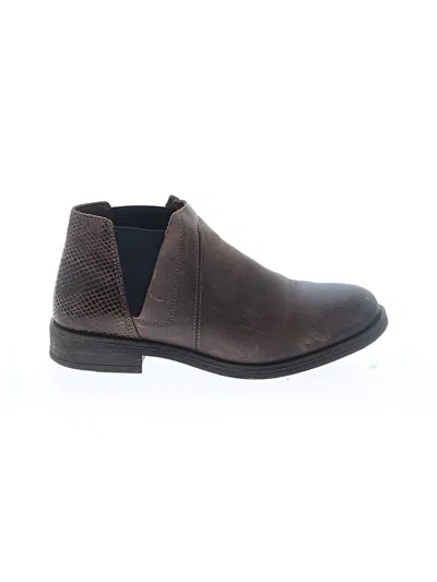Pre-owned Clarks Ankle Boots In Brown