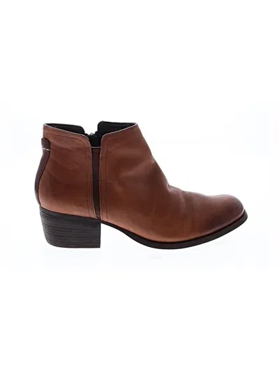 Pre-owned Clarks Ankle Boots In Brown