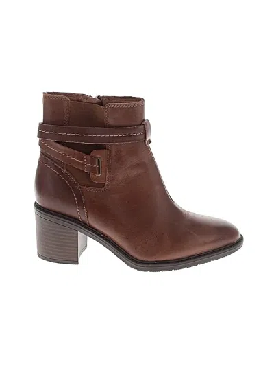 Pre-owned Clarks Ankle Boots In Brown