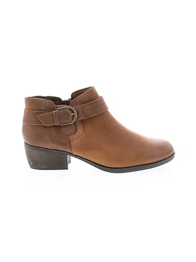 Pre-owned Clarks Ankle Boots In Brown