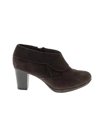 Pre-owned Clarks Ankle Boots In Brown