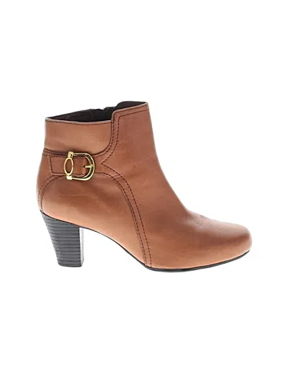 Pre-owned Clarks Ankle Boots In Brown