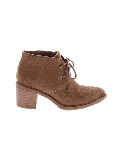 Pre-owned Clarks Ankle Boots In Brown