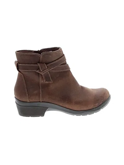 Pre-owned Clarks Ankle Boots In Brown