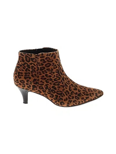 Pre-owned Clarks Ankle Boots In Brown