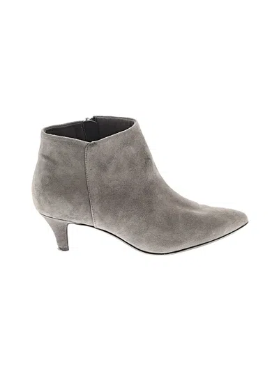 Pre-owned Clarks Ankle Boots In Gray