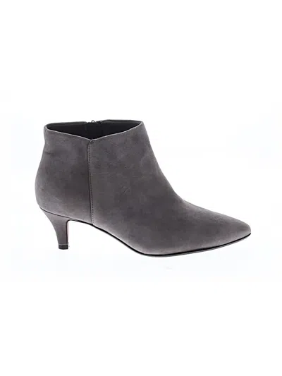 Pre-owned Clarks Ankle Boots In Gray