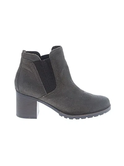 Pre-owned Clarks Ankle Boots In Gray