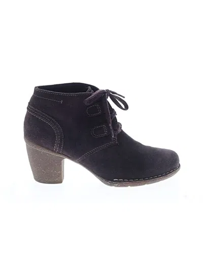 Pre-owned Clarks Ankle Boots In Purple