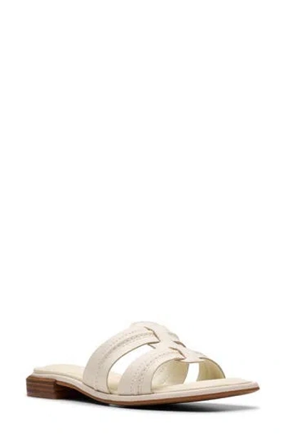 Clarks ® Ariany Mule In White