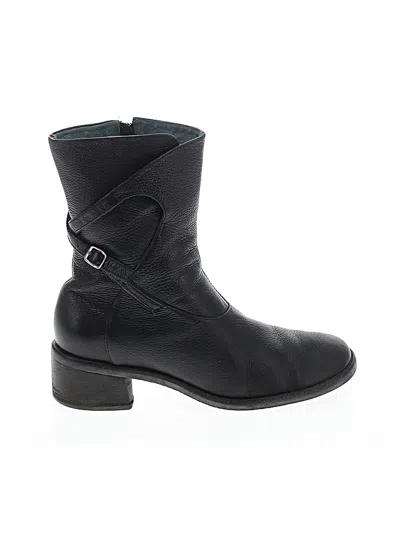 Pre-owned Clarks Boots In Black