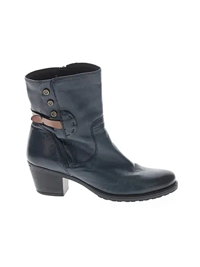 Pre-owned Clarks Boots In Blue