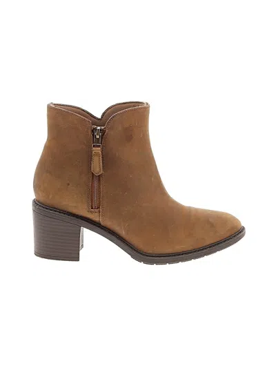 Pre-owned Clarks Boots In Brown