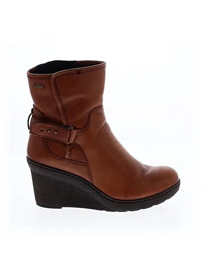 Pre-owned Clarks Boots In Brown