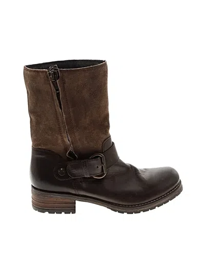 Pre-owned Clarks Boots In Brown