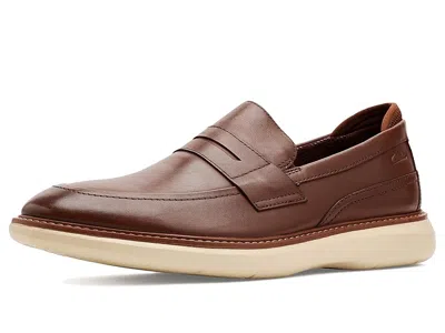 Clarks Brantin Loafer In Brown