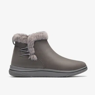 Clarks Breeze Fur In Gray
