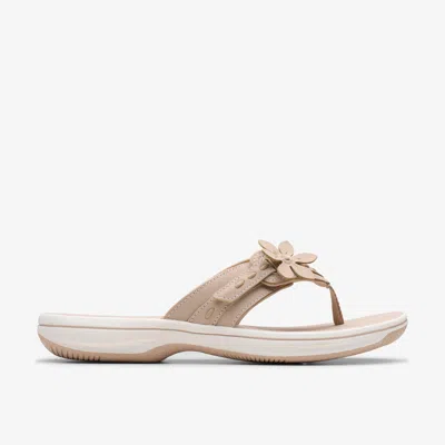 Clarks Breeze Opal In Beige