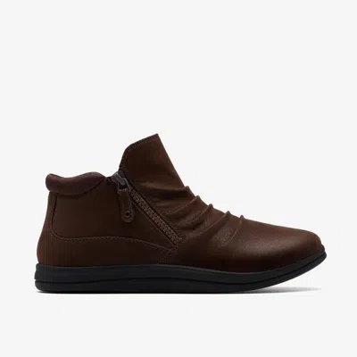 Clarks Breeze Path In Brown