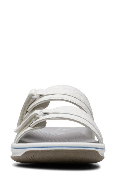 Clarks Breeze Piper In White