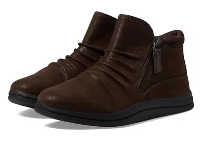 Clarks Breeze Range In Brown