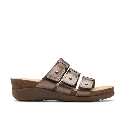 CLARKS CALENNE LILY IN METALLIC LEATHER