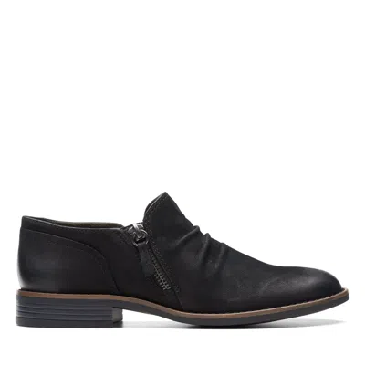CLARKS CAMZIN PACE IN BLACK NUBUCK