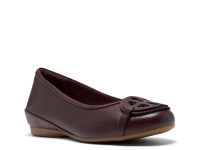 Clarks Cathrynn Luna Flat In Burgundy