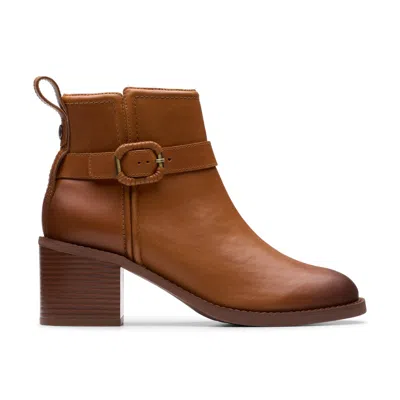 Clarks Chamberly Trim In Brown Leather In Multi