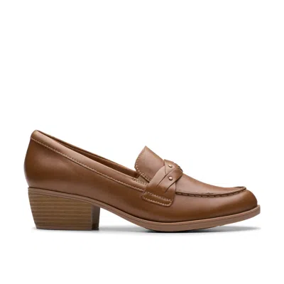 Clarks Charlten Echo In Beige Leather In Dark Sand Leather