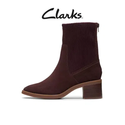 Clarks 其乐新品女士秋冬英伦粗高跟中筒袜靴 In Black