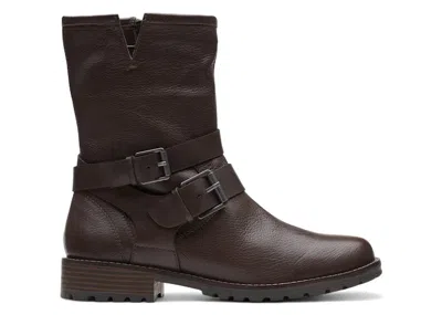 Pre-owned Clarks Clarkwell Mid Leather (women's) Sneakers In Dark Brown