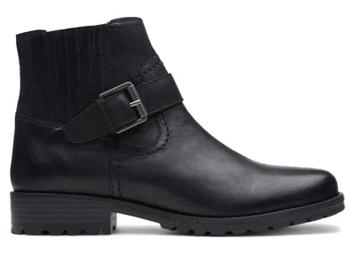 Pre-owned Clarks Clarkwell Strap Leather (women's) Sneakers In Black