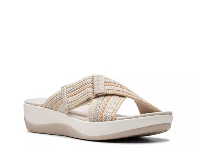 Clarks Cloudsteppers Arla Wave Sandal In Nude