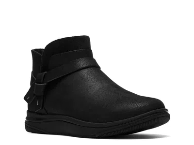 Clarks Cloudsteppers Breeze Emma Bootie In Black