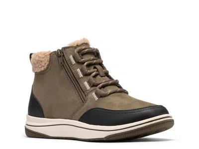 Clarks Cloudsteppers Breeze Moss Bootie In Olive Green